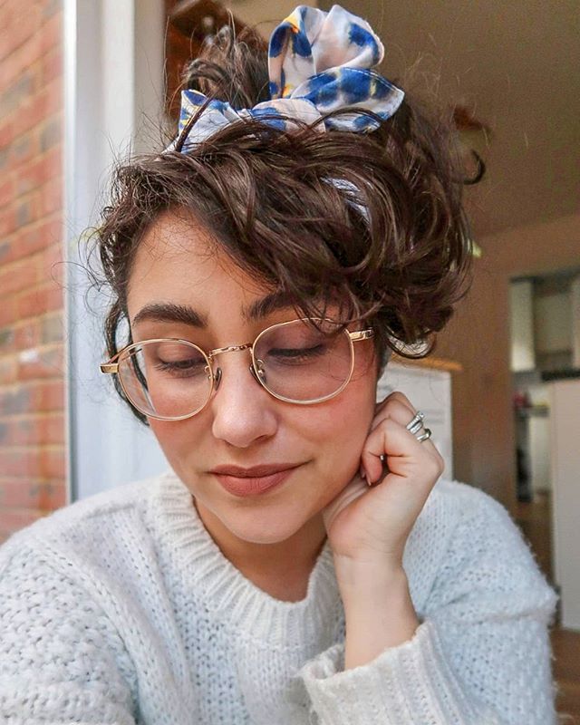 short wavy hair style