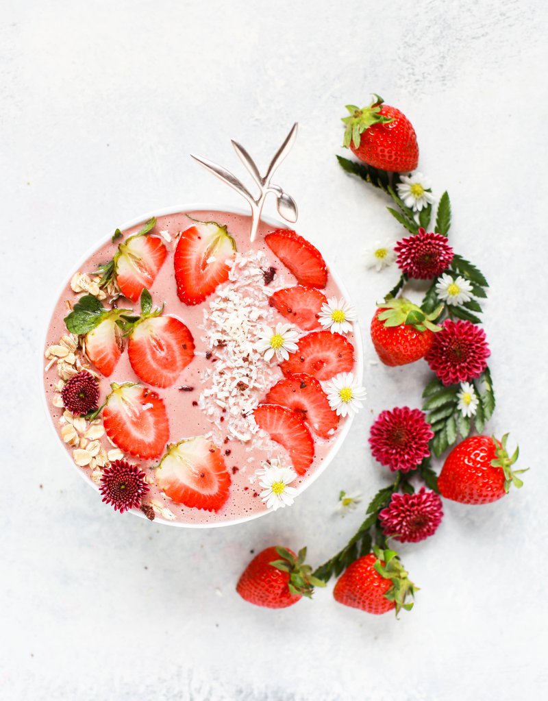 Pretty Strawberry Smoothie Bowl