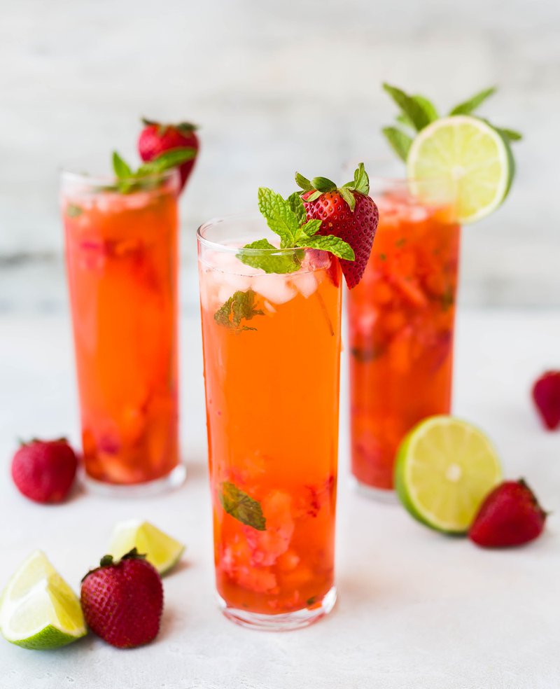Strawberry cocktail drinks that boosts the immune system