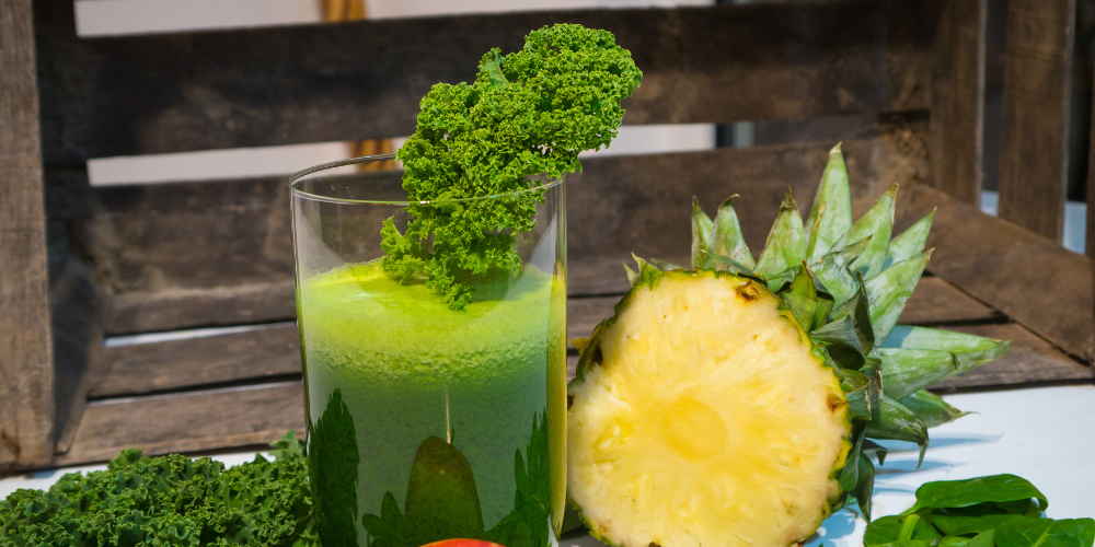 A Photo Of A Kale And Pineapple Smoothie