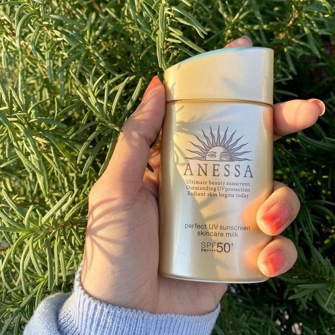 Gợi ý loại kem chống nắng Anessa cho da dầu