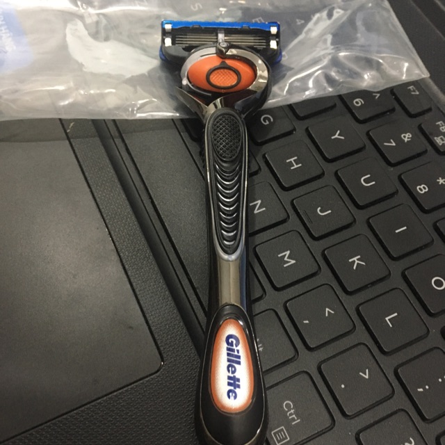 Dao cạo râu Gillette Fusion