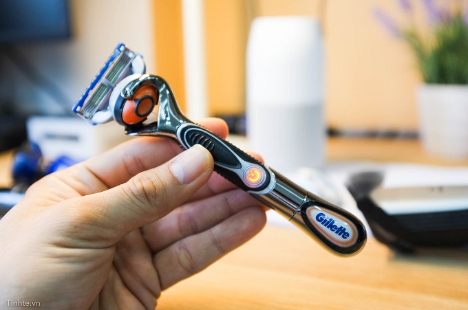 dao cạo râu Gillette Fusion Proglide 5