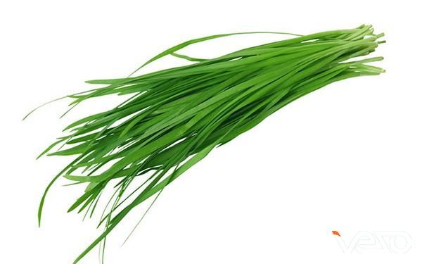Công dụng của lá hẹ đối với bệnh viêm tai giữa