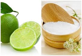 Công thức muối và chanh tươi giúp trị viêm nang lông