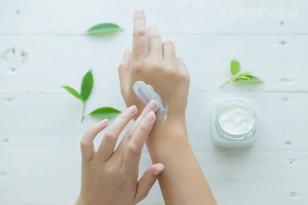 Cung cấp độ ẩm cần thiết cho da bị vảy nến