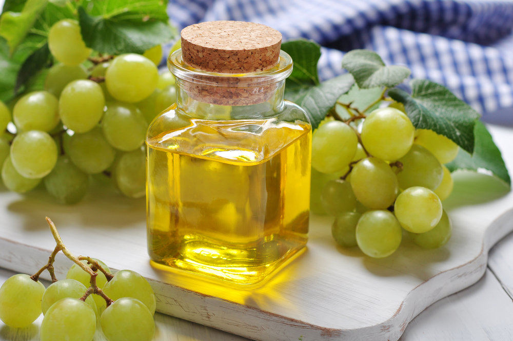 Dầu hạt nho làm hồng nhũ hoa hiệu quả