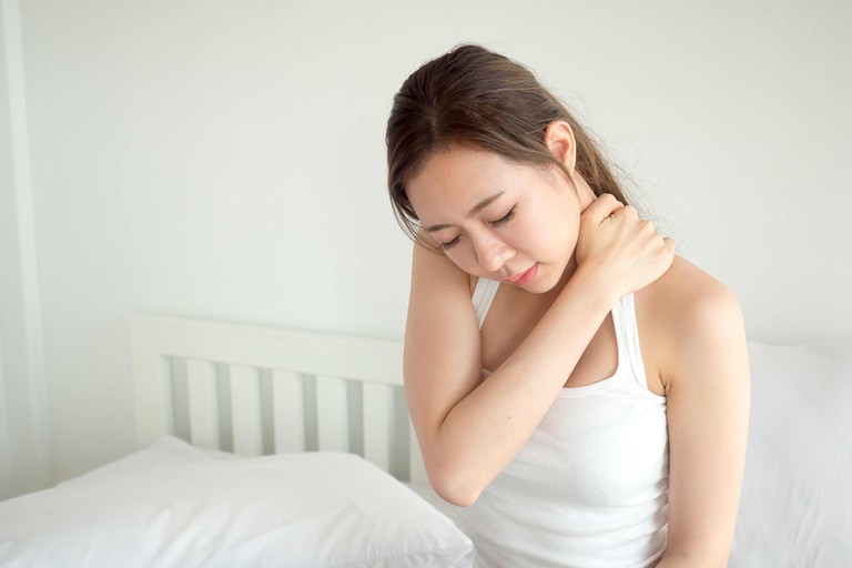 Nhận biết biểu hiện của đau vai gáy