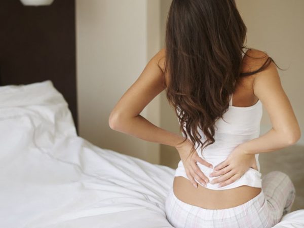 Bị đau lưng khi ngủ dậy