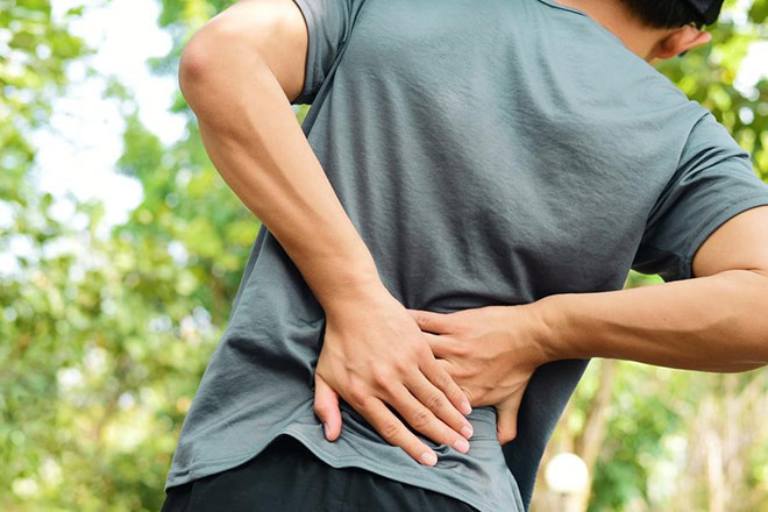 Nguyên do do bệnh lý không cúi được khi đau lưng
