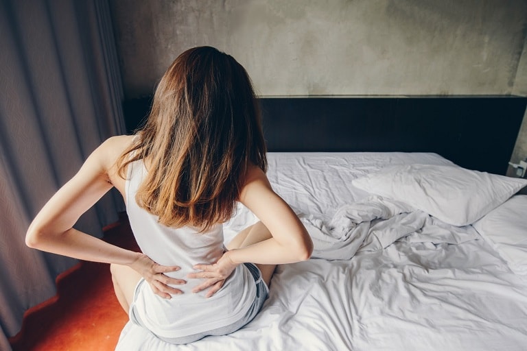 đau lưng khi ngủ