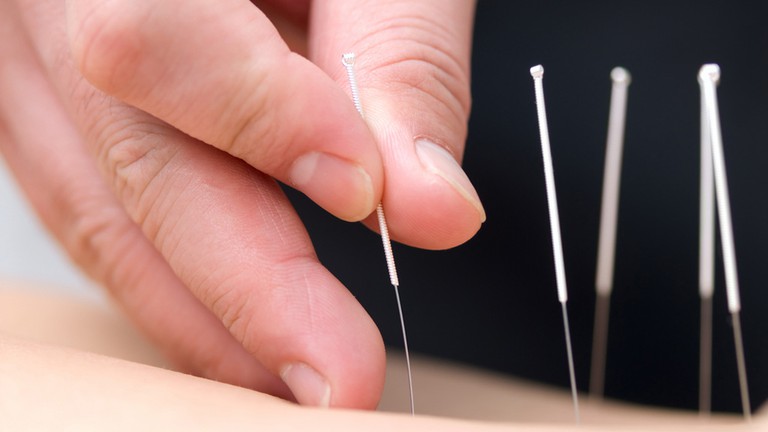 Biện pháp bớt đau, chữa trị viêm khớp gối tự nhiên