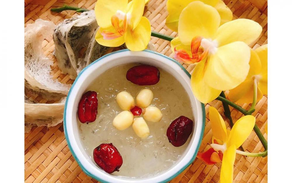 Cách chưng yến hạt sen với tảo đỏ