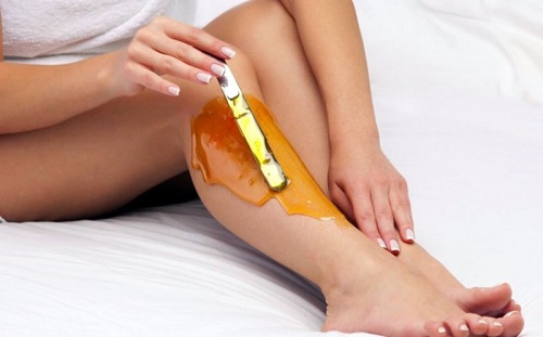 Triệt lông chân bằng miếng dán mật ong
