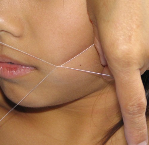 Cách tẩy se lông mặt bằng chỉ