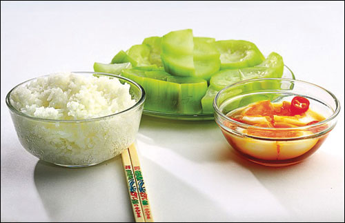 Một số món ăn ngon từ quả bầu cho mẹ sau sinh