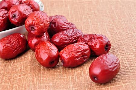 Bộ phận dùng làm thuốc, thu hái, sơ chế cúa táo đỏ khô