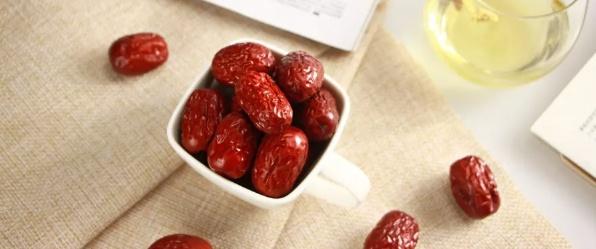 Táo đỏ khô có công dụng phòng ngừa chứng bệnh Alzheimer