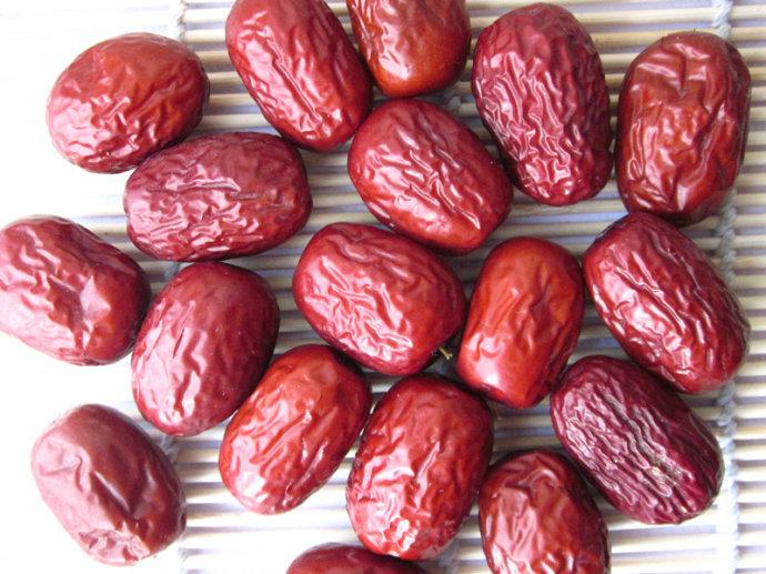 Cách ngâm rượu táo đỏ khô