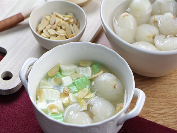 Thưởng thức chè khúc bạch phô mai