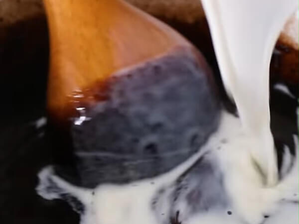 Làm sốt cacao lỏng và đặc