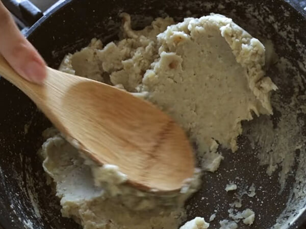 Làm nhân hạt dẻ cho bánh quế hoa