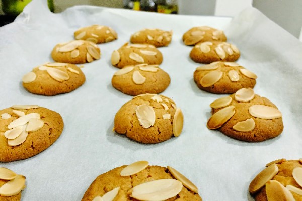 hính ảnh bánh qui hạnh nhân