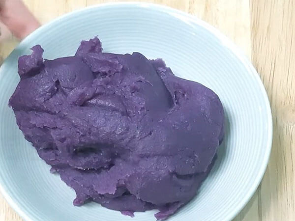 Làm nhân khoai lang tím cho bánh crepe