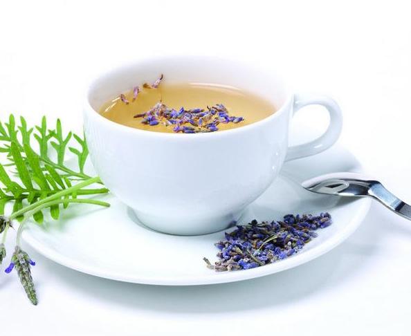 Cách pha trà oải hương với trà hoa cúc