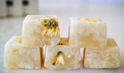 Cách pha trà hoa cúc đường phèn mật ong