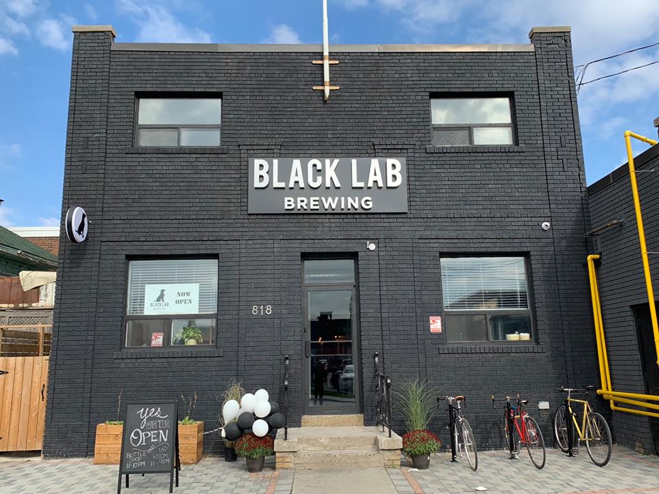 Black Lab Brewing outdoor patio seating and facade