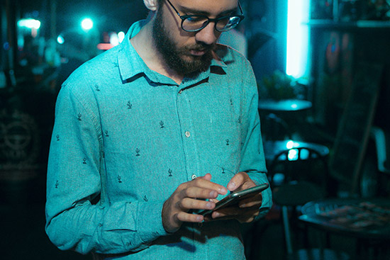 Morador utilizando o resgistro de ocorrências no App Noknox