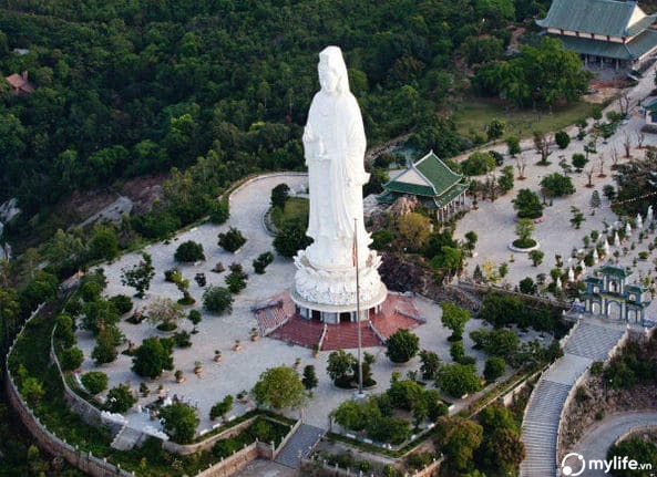 Tượng Phật Thế Âm