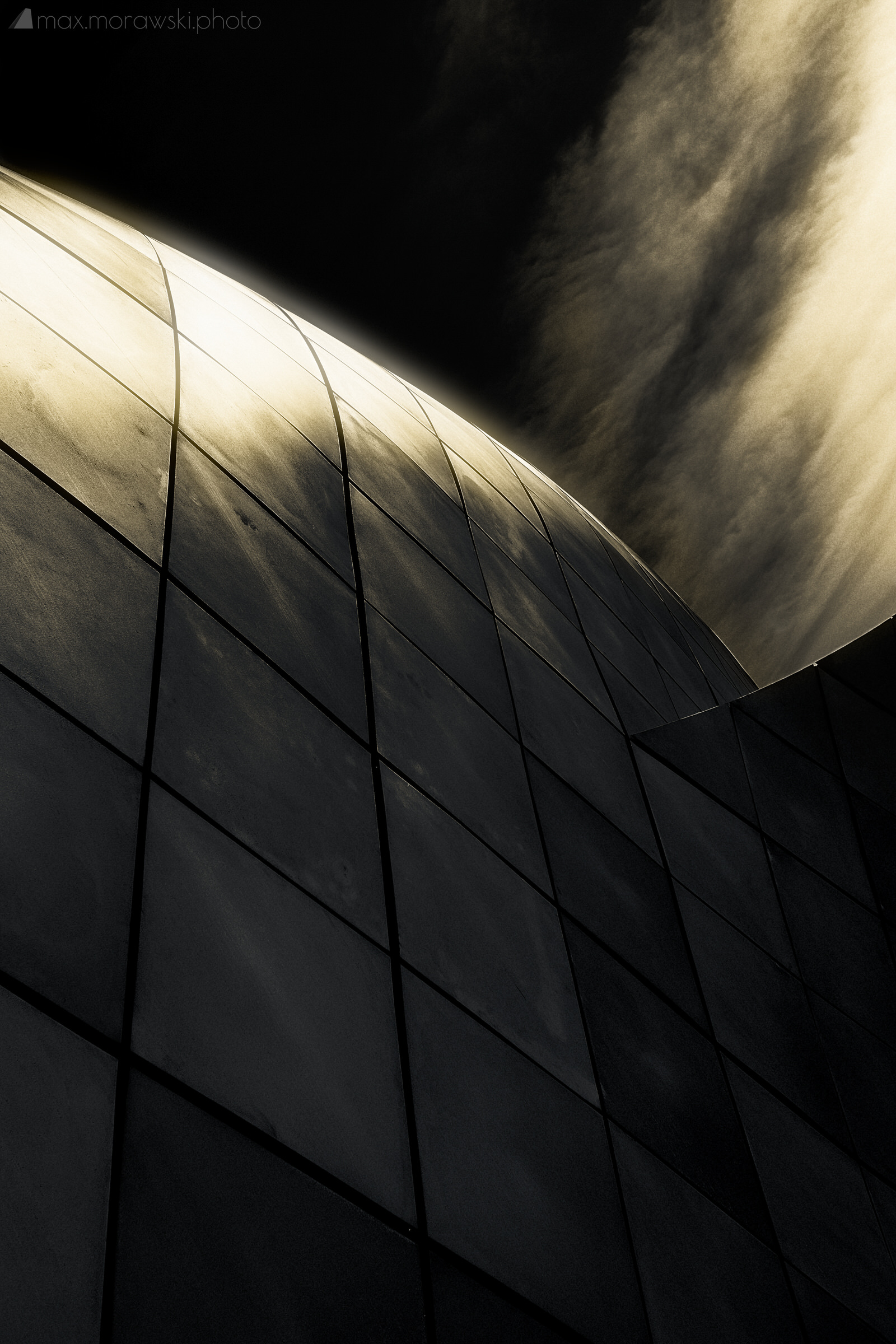 Tenebrous essence exposed to the elements of the host environment