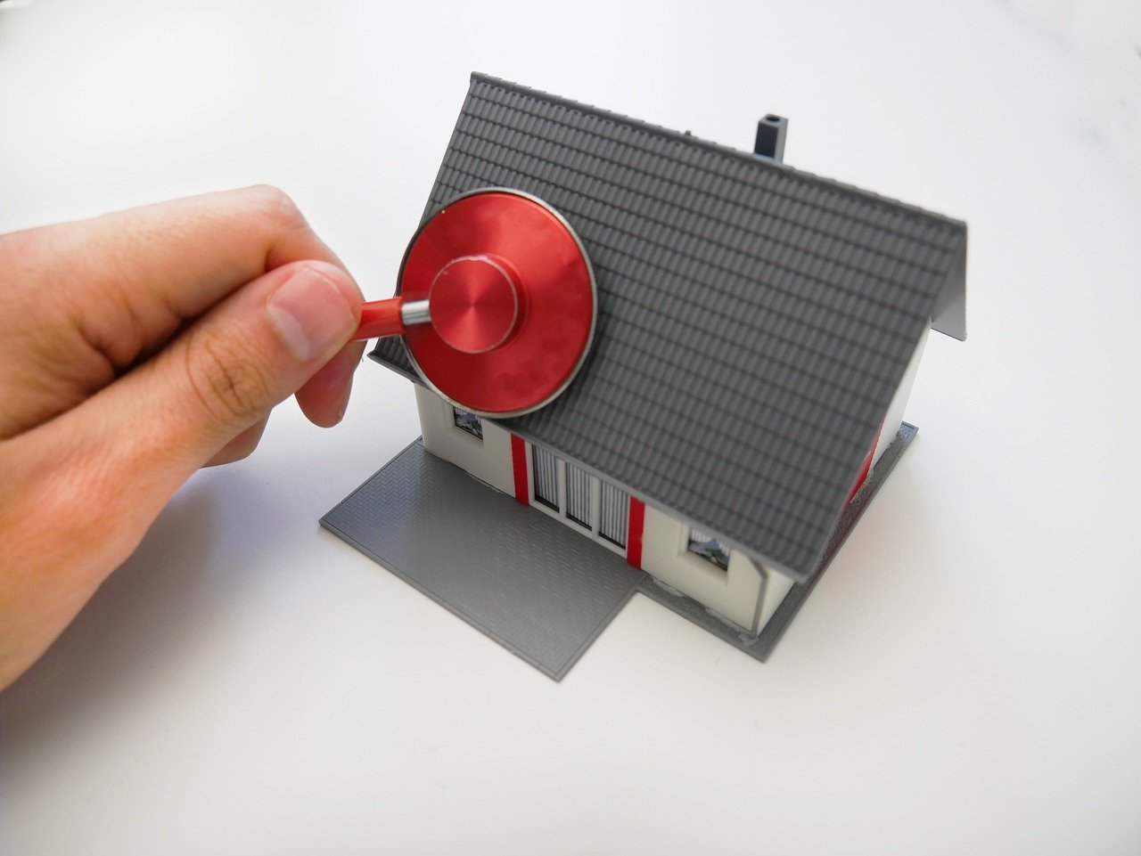 How Mechanic's Liens Affect the Sale of Your Home