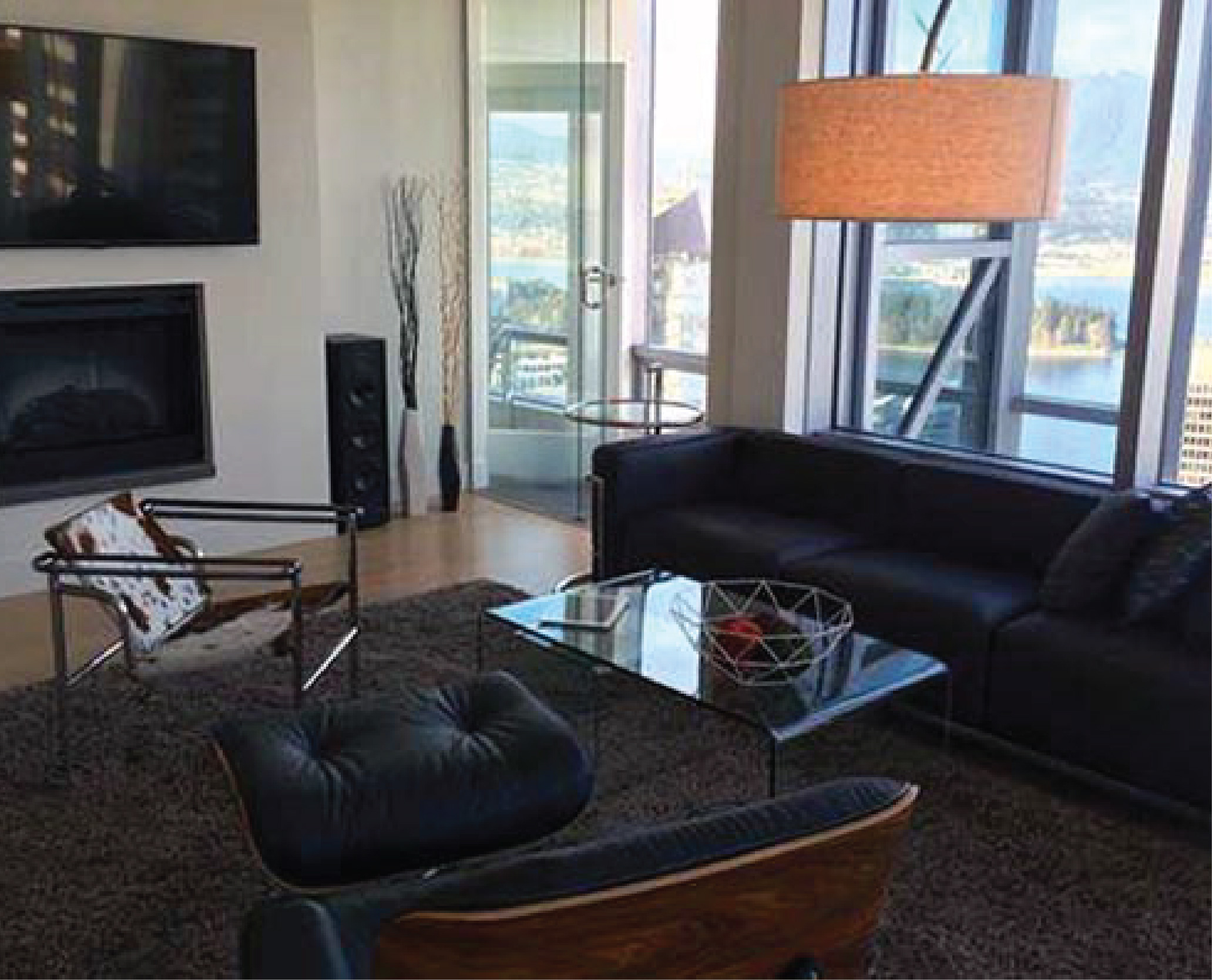 RESIDENTIAL LISTING IN THE LUXURIOUS SHANGRI-LA BUILDING