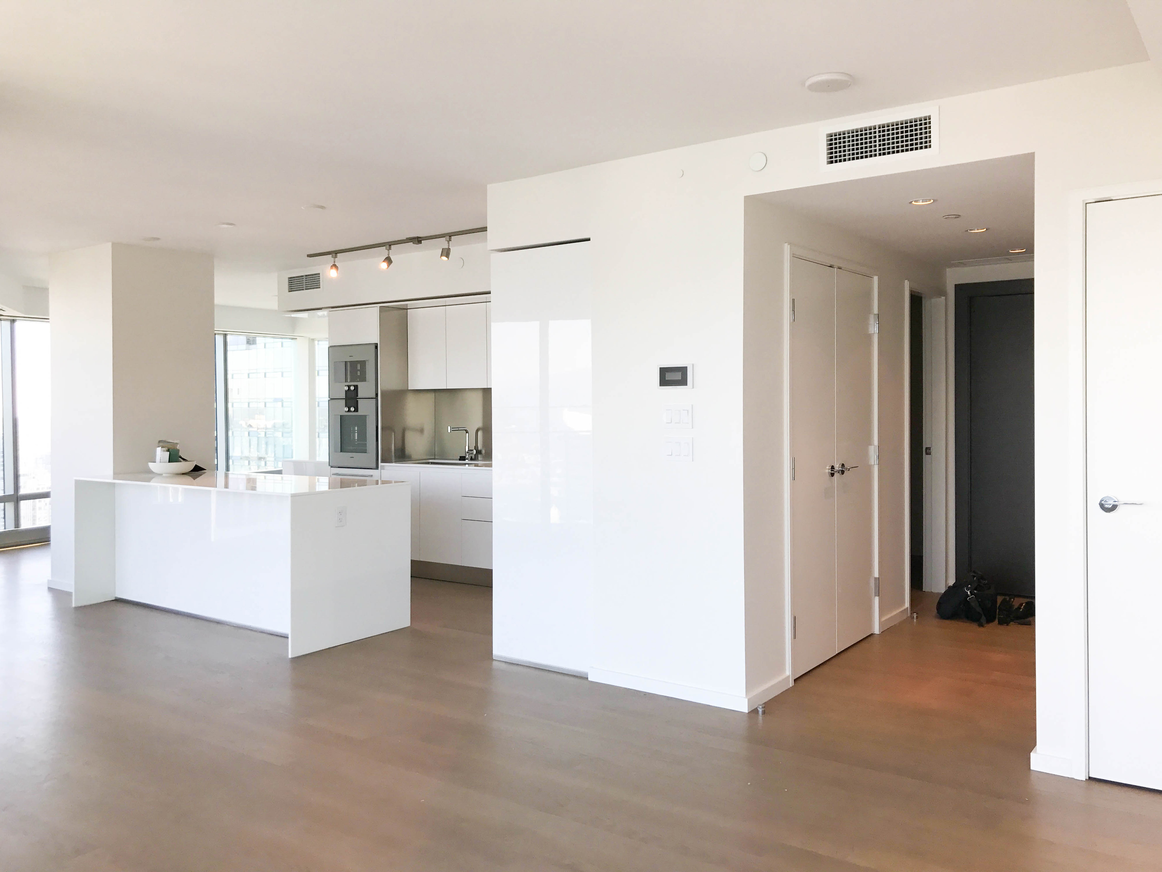 UNFURNISHED TWO BEDROOM PROPERTY IN THE LUXURIOUS TRUMP RESIDENCES VANCOUVER