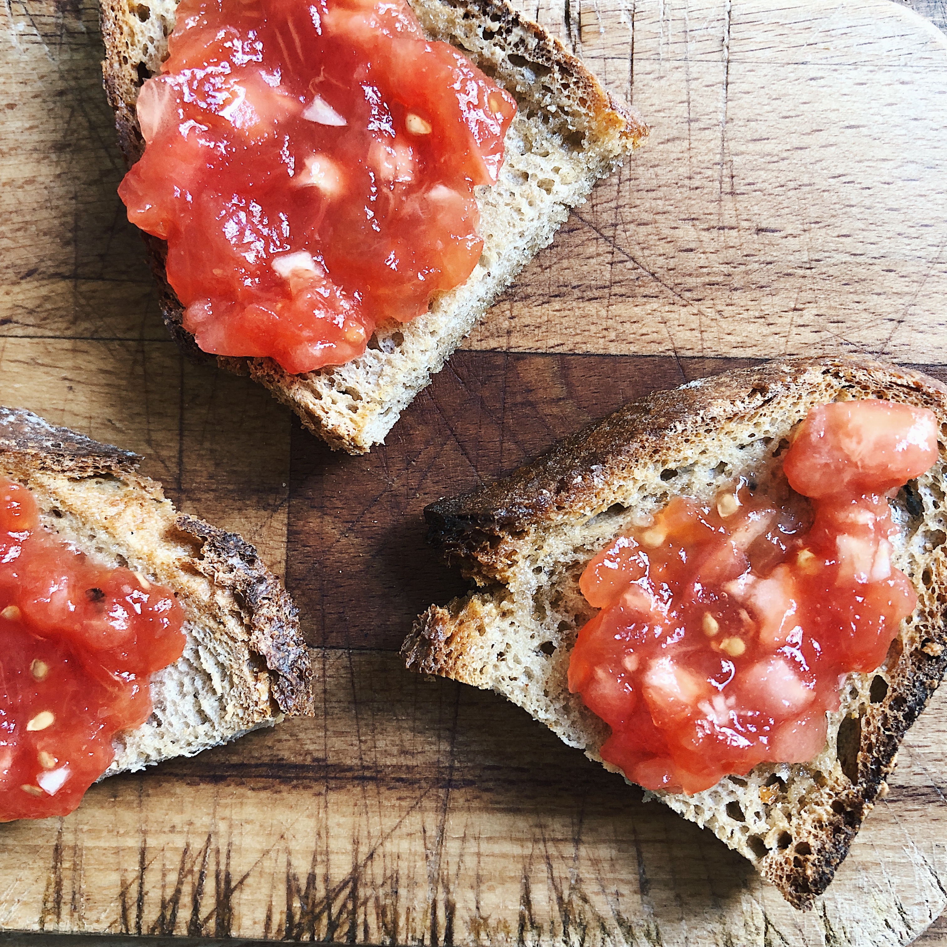 PAN CON TOMATE