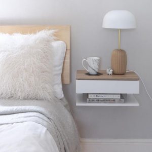 Luxus Schlafzimmer - Nachtisch mit Licht