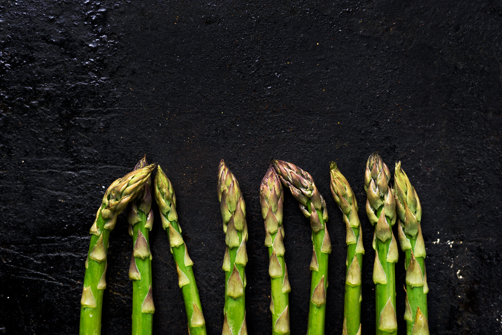 Grüner Spargel DesmondoOutdoor - Inspirationen für Balkon und Garten - Weißer oder grüner Spargel? Das ist hier die Frage! - so geht's einfach desmondo