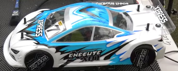 Photo of Execute XQ1 with tire warmers