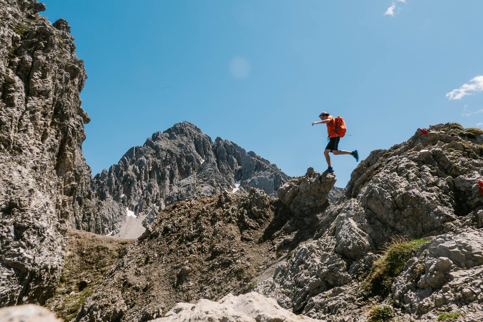 Person hiking the Freiung Hohenweg