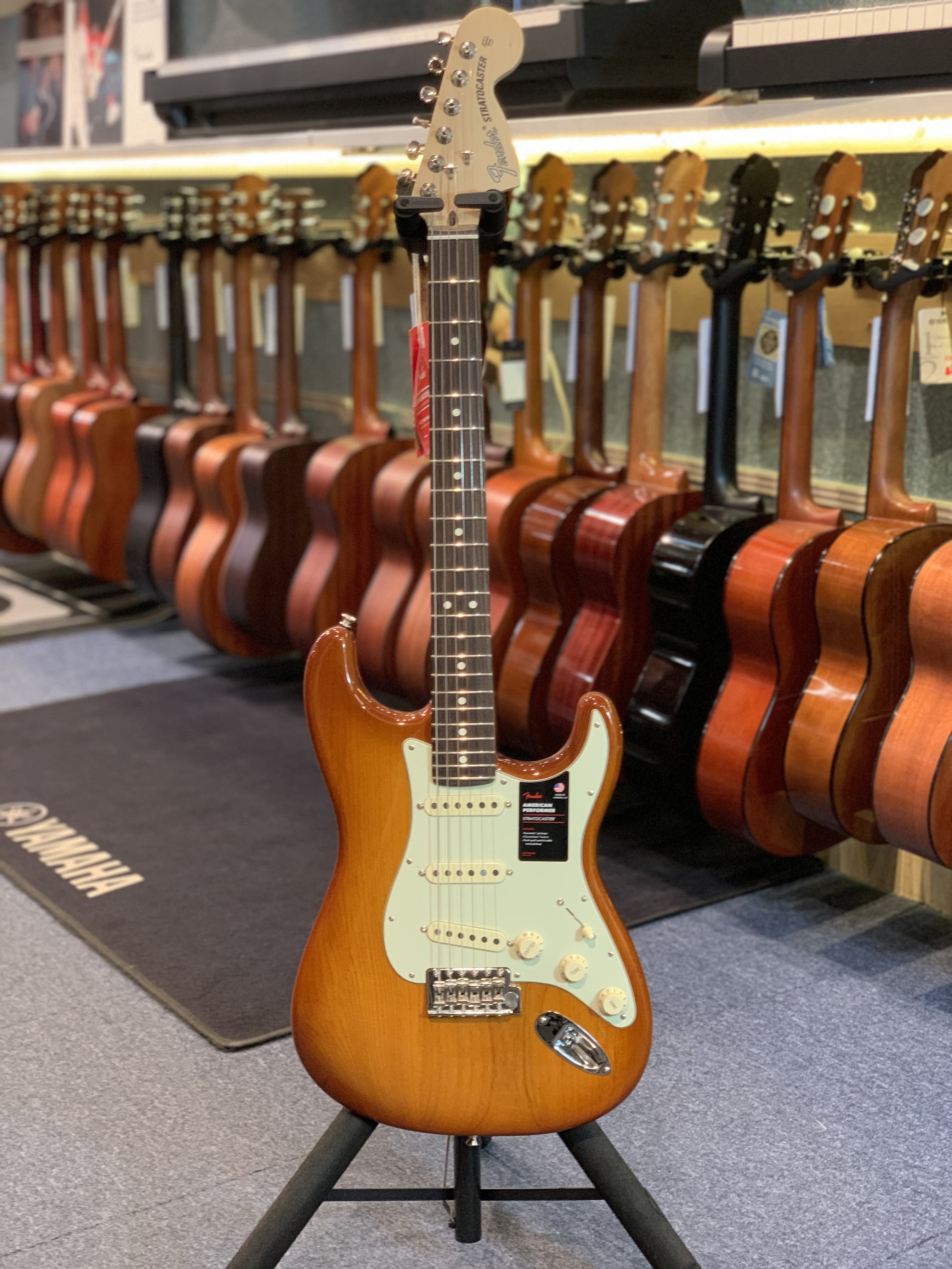Fender STRATOCASTER AMERICAN PERFORMER