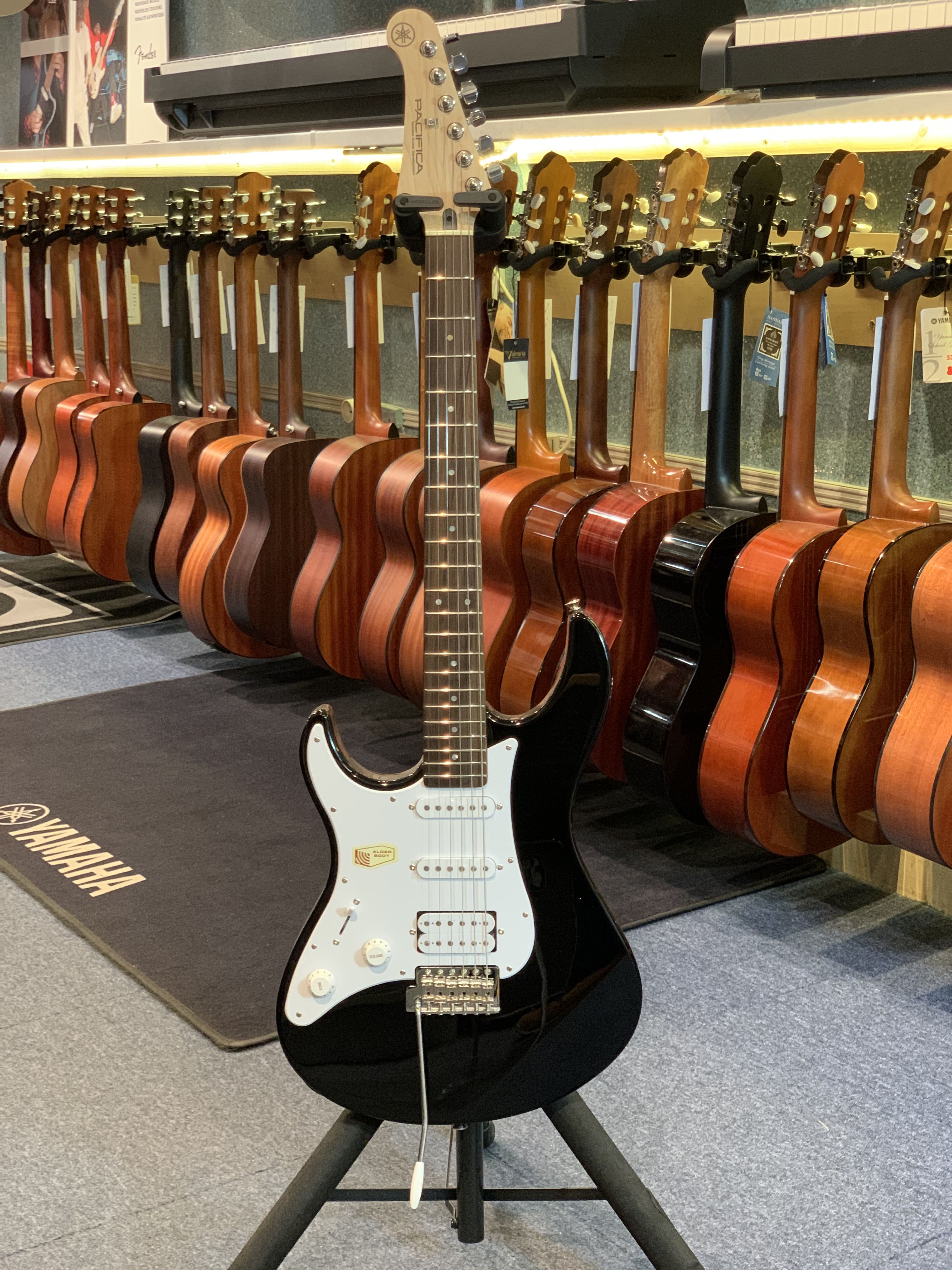 Yamaha PACIFICA 112J GAUCHER