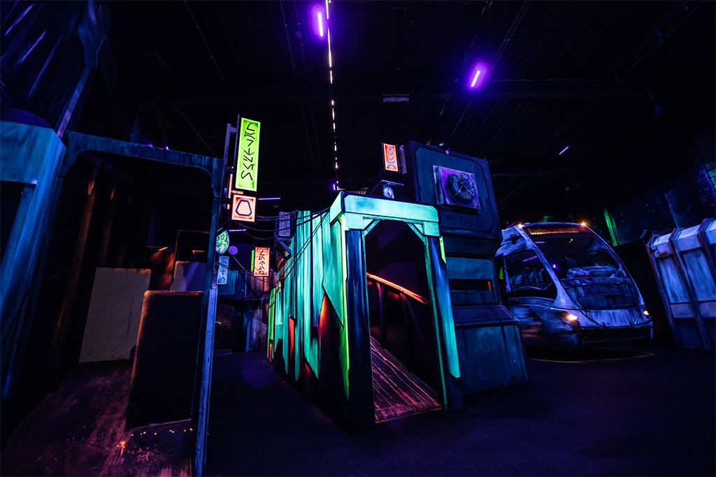 Forget about reality while laser gaming