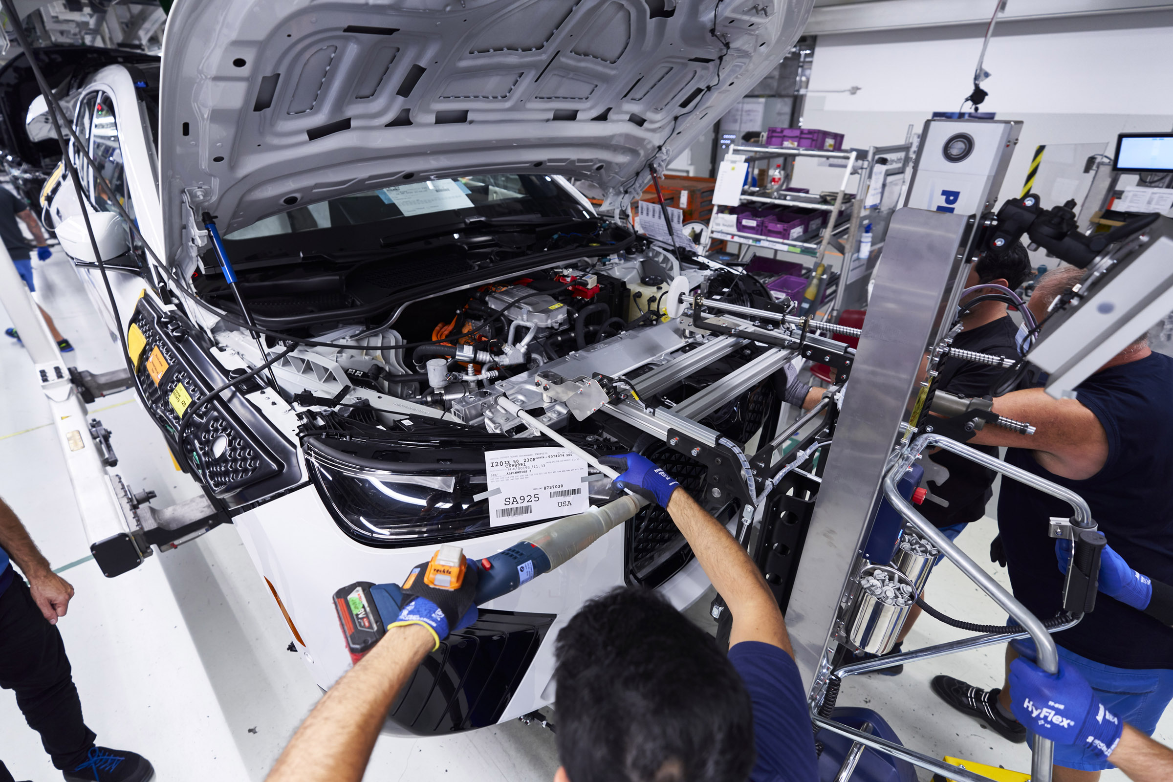 BMW iX Electric car manufacturing