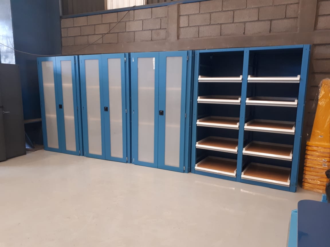 ¿Se puede personalizar los muebles industriales según su aplicación