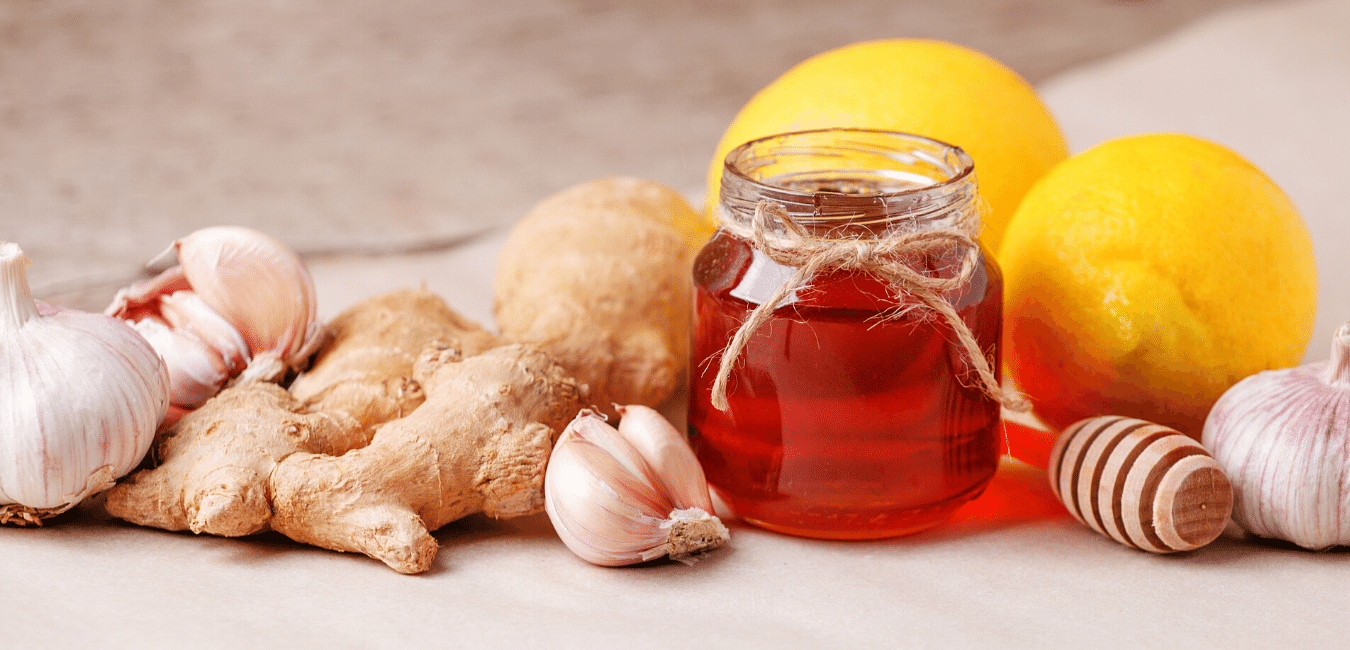 Miel, ajo, jengibre, cúrcuma y limón para resfriados