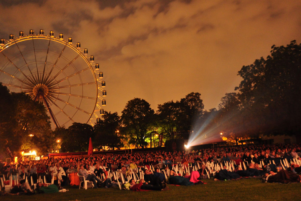 Das Lechflimmern Kino Open Air im Familienbad am Plärrer und das Augsburger Kinodreieck mit Thalia, Mephisto und Savoy Lux.x