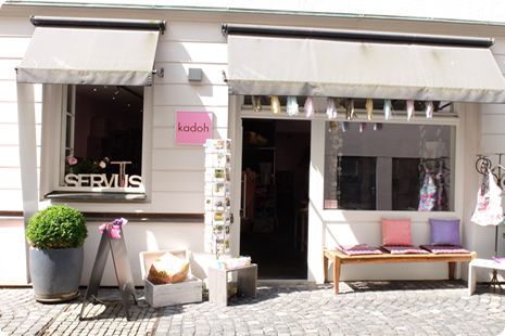 Wohn-und Modeaccessoires im EdelEthnoStil, fashion unbedingt slow, alles sehr bunt, du fühlst dich hier wie im Urlaub!